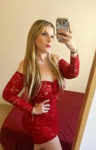 613805340: Chica busca chico en Barcelona