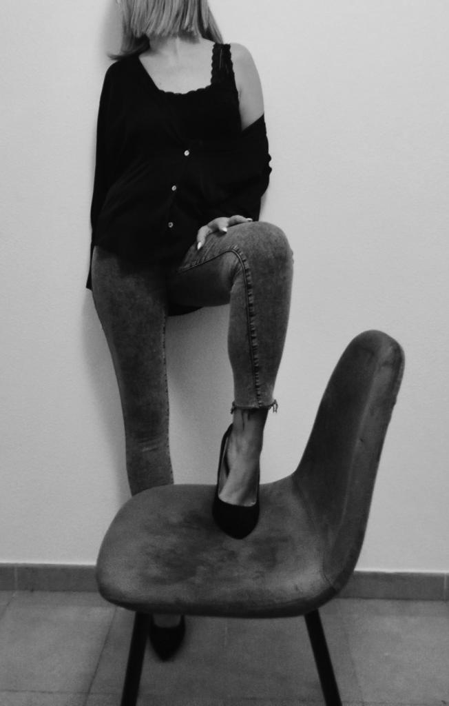 605360017: Chica busca chico en Sevilla