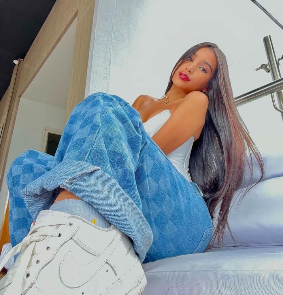 667672588: Chica busca chico en Lérida