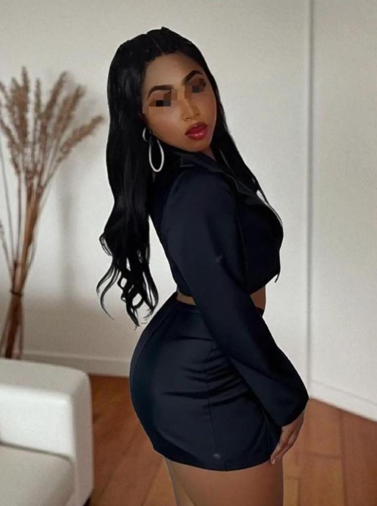 Chica busca chico en Murcia: Chica busca chico