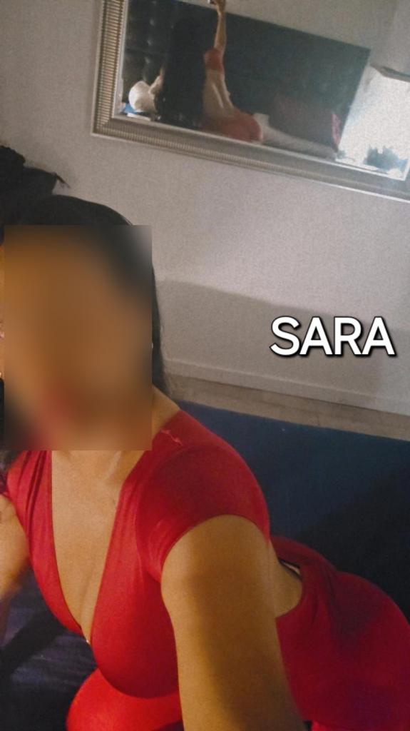 695799872: Chica busca chico en Barcelona