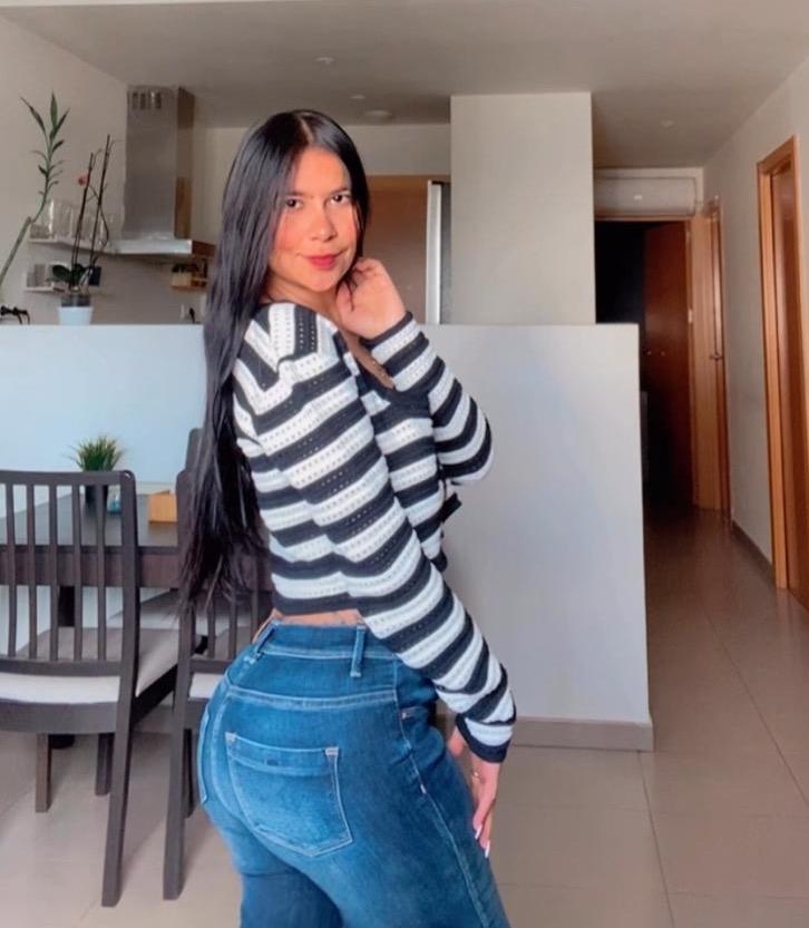 642997943: Chica busca chico en Madrid