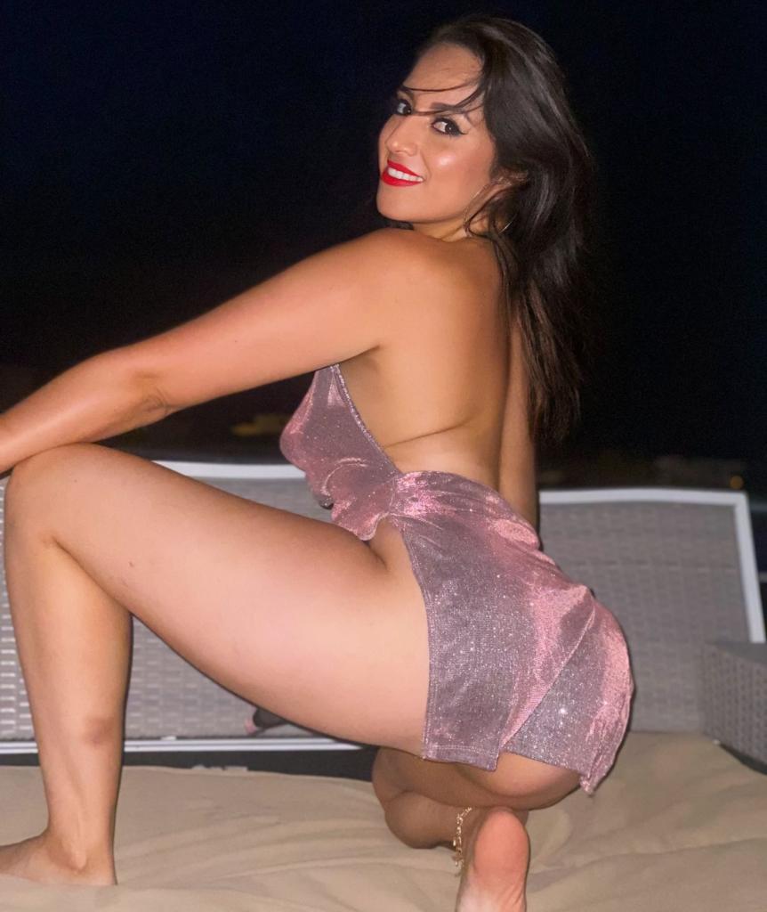 Chica busca chico en Ibiza: Chica busca chico