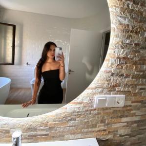 642997943: Chica busca chico en Madrid