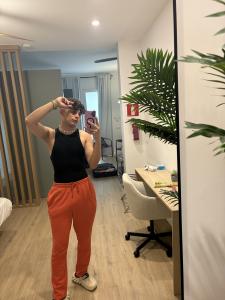 662567137: Chico busca chica en Sevilla