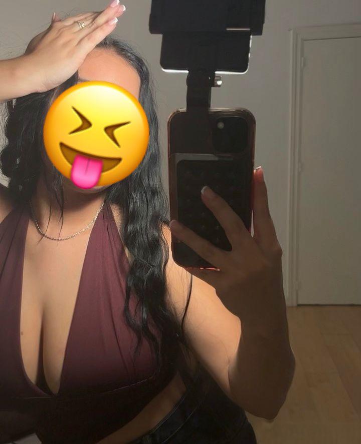 Chica busca chico en Málaga: Chica busca chico
