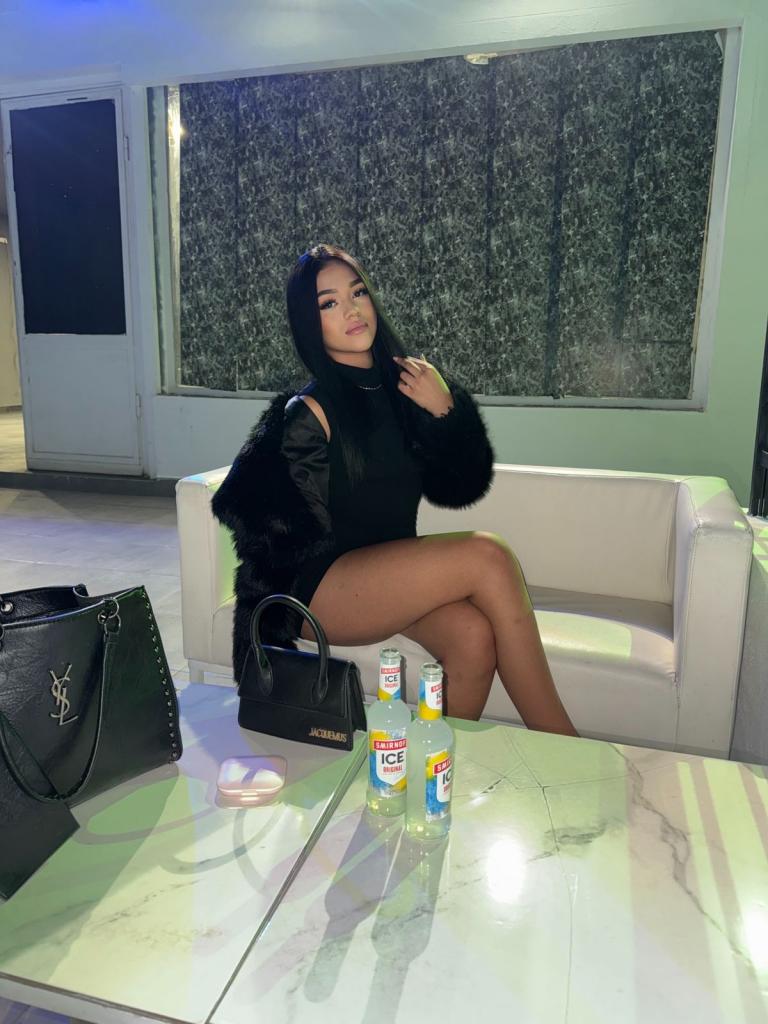 640933270: Chica busca chico en Madrid