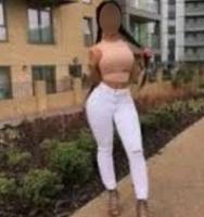 617803841: Chica busca chico en Sevilla