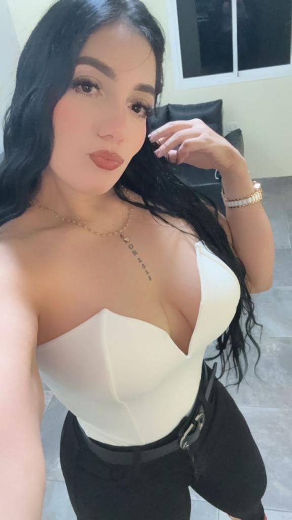 Chica busca chico en Granada: Chica busca chico