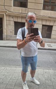 Chico busca chica en Granada: 