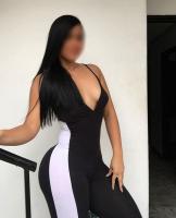 643064338: Chica busca chico en Madrid