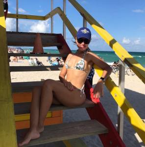 691157708: Chica busca chico en Gerona