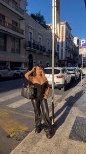 Chica busca chico en Málaga: Chica busca chico