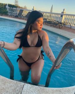 Chica busca chico en Alicante: Chica busca chico