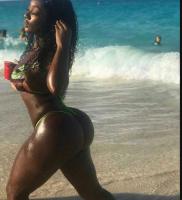 635115768: Chica busca chico en Gerona