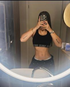 613973055: Chica busca chico en Gerona