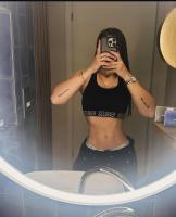 613973055: Chica busca chico en Gerona