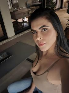 Chica busca chico en Granada: Chica busca chico