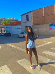 974563641: Chica busca chico en Huesca