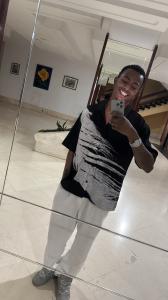 664431410: Chica busca chico en Málaga