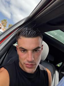Chico busca chica en Málaga: 