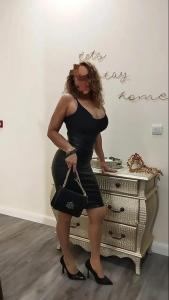 680268809: Chica busca chico en Barcelona