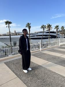 664431410: Chica busca chico en Málaga