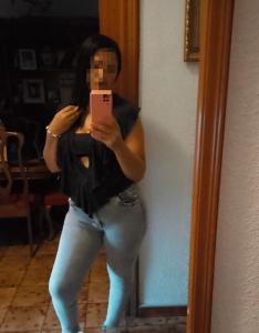 Chica busca chico en Alicante: Chica busca chico