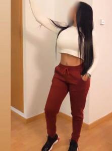613946655: Chica busca chico en Barcelona