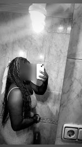 602891151: Chica busca chico en Gerona