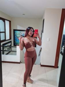 Chica busca chico en Valencia: Chica busca chico
