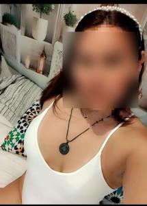 613392225: Chica busca chico en Barcelona