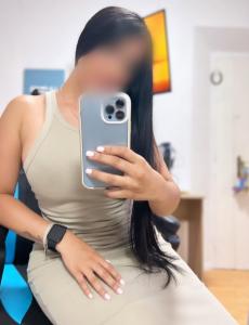 613946655: Chica busca chico en Barcelona