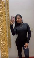 613803886: Chica busca chico en Barcelona
