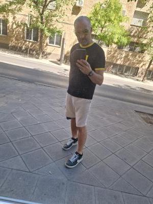 Chico busca chica en Granada: 