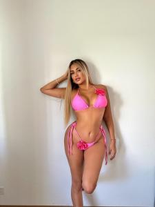 Chica busca chico en Ibiza: Chica busca chico