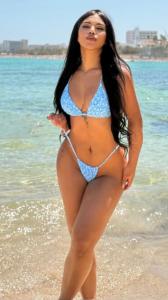 631700802: Chica busca chico en Ibiza