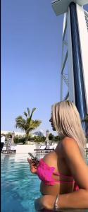 663182732: Chica busca chico en Barcelona