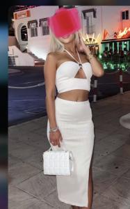 631532401: Chica busca chico en Barcelona