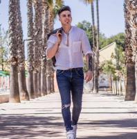 698309898: Chico busca chica en Valencia