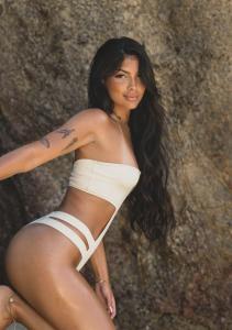 Chica busca chico en Alicante: Chica busca chico