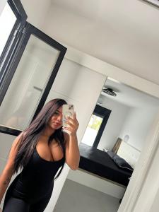 694207661: Chica busca chico en Madrid