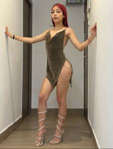 665372111: Chica busca chico en Barcelona