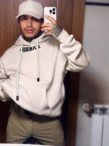 646044694: Chico busca chica en Valencia