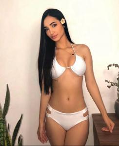 Chica busca chico en Ibiza: Chica busca chico