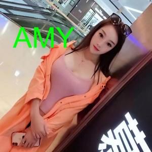 617647333: Chica busca chico en Barcelona