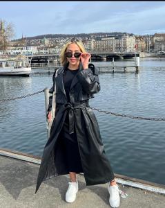 693841445: Transexual en Barcelona