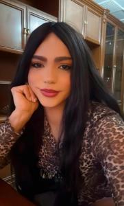 611335921: Chica busca chico en Gerona