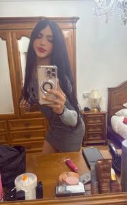 611335921: Chica busca chico en Gerona