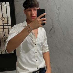 Chico busca chica en Málaga: 
